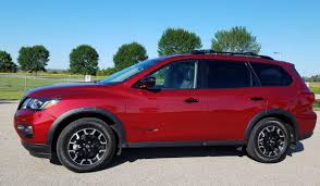 2019 red nissan pathfinder car