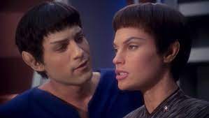 Tolaris and T'Pol talking to each other